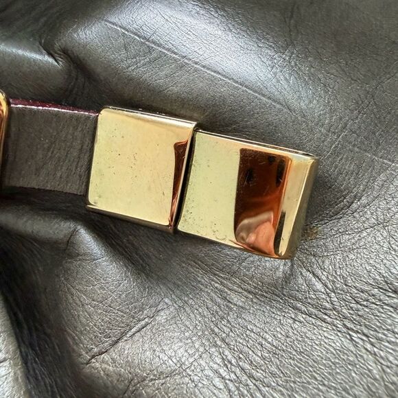 Chloe Victoria Tote in Olive Leather - Picture 15 of 17